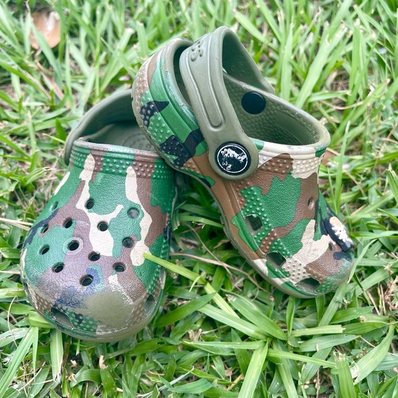 Baby camo crocs Clearance